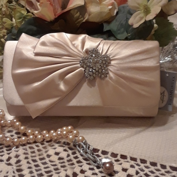 Jessica McClintock Handbags - 📥SALE🎉3XHP🎉Jessica McClintock Clutch